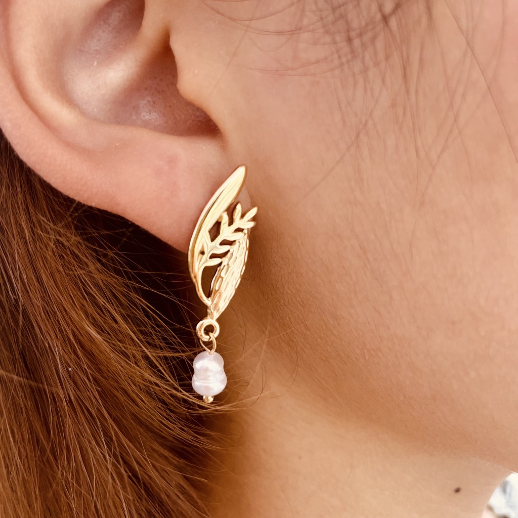 Stainless steel pearl earrings